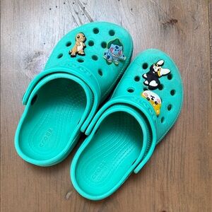 CROCS Kids Teal Green Clog with Fun Character Jibbitz